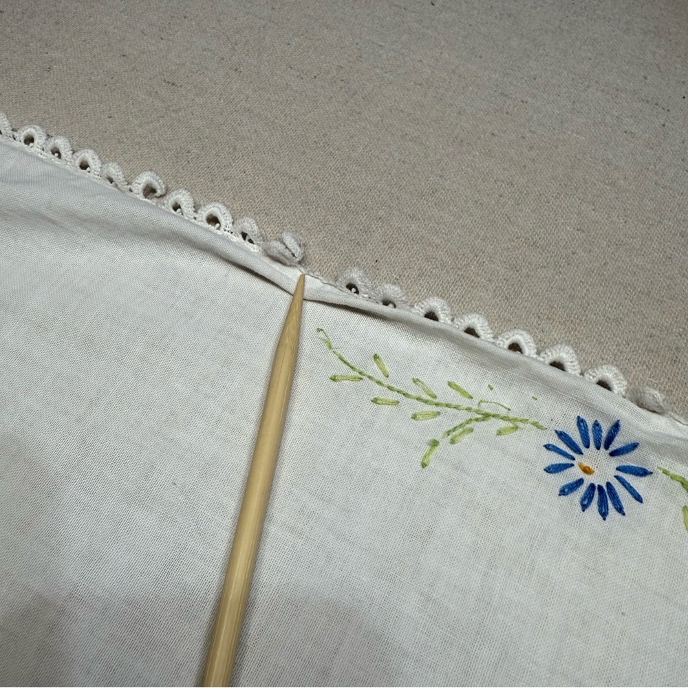 Embroidered Vintage Floral Table Runner - Picture 8 of 11